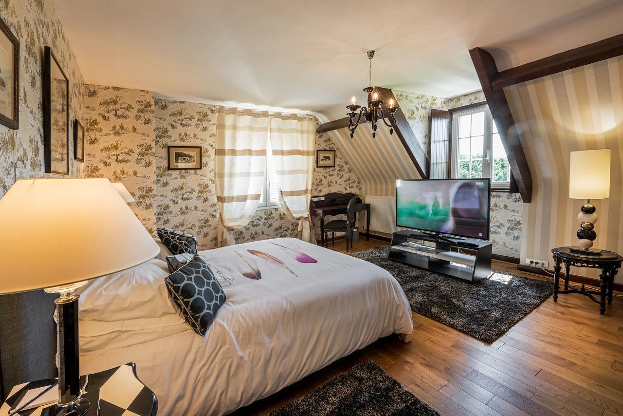 Bed and Breakfast Domaine Du Bois Des Anges Germigny-l'Eveque Exterior foto