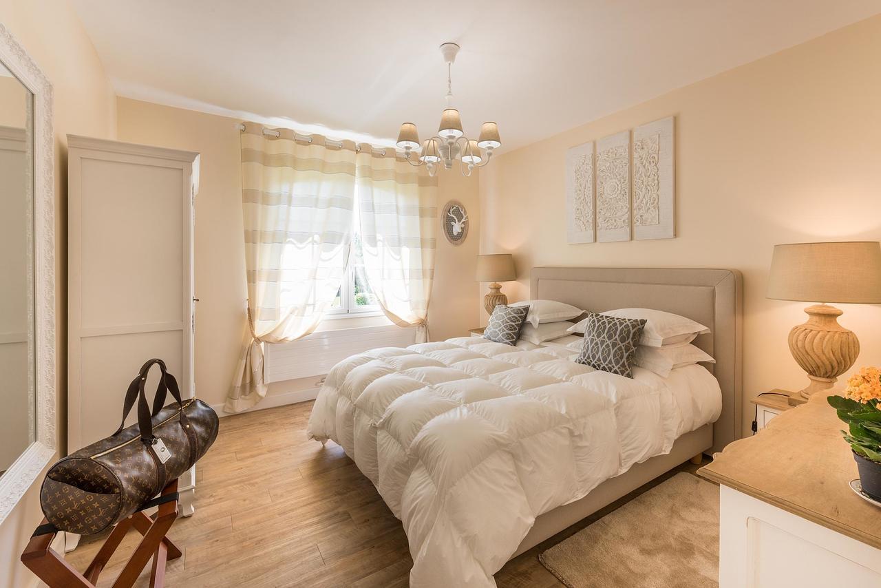 Bed and Breakfast Domaine Du Bois Des Anges Germigny-l'Eveque Exterior foto